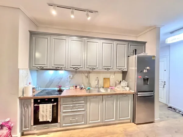 Tirane, jepet me qera apartament 1+1 Kati 5, 95 m² 450 € 