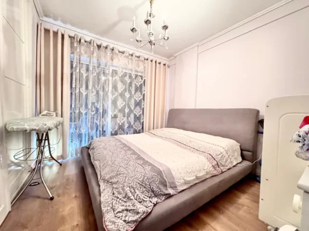 Tirane, jepet me qera apartament 1+1 Kati 5, 95 m² 450 € 