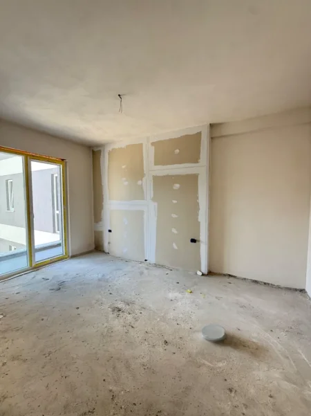 Tirane, shitet apartament 1+1+Ballkon Kati 5, 66 m² 97.000 € (Univers City)