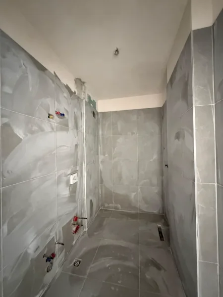 Tirane, shitet apartament 1+1+Ballkon Kati 5, 66 m² 97.000 € (Univers City)