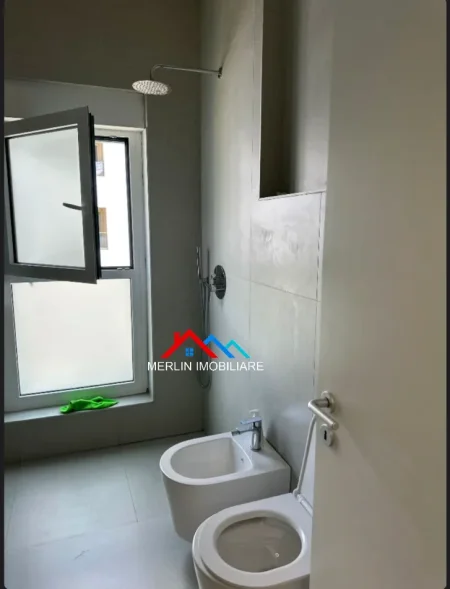 Tirane, jepet me qera apartament 2+1+Ballkon Kati 8, 80 m² 635 € (RRUGA PASHO HYSA,ALI DEM)