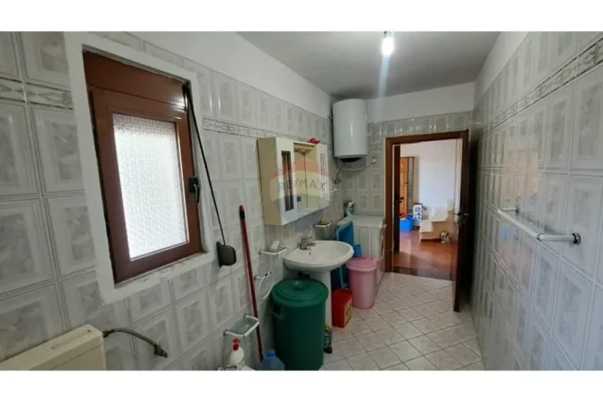 Vlore - Lungomare, shitet Vile Vile 2 Katshe , 217 m² 280.000 € (Rruga Dhimitër Konomi, Vlore)