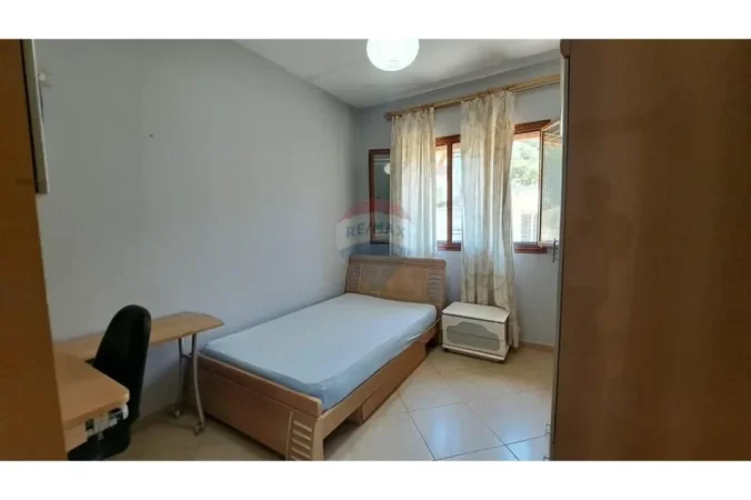 Vlore - Lungomare, shitet Vile Vile 2 Katshe , 217 m² 280.000 € (Rruga Dhimitër Konomi, Vlore)