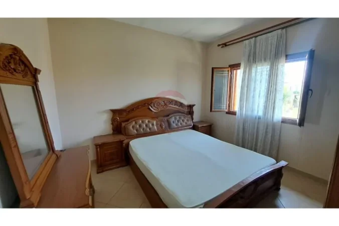 Vlore - Lungomare, shitet Vile Vile 2 Katshe , 217 m² 280.000 € (Rruga Dhimitër Konomi, Vlore)