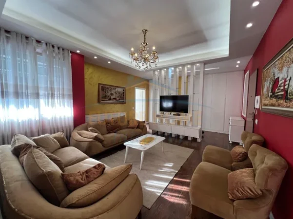 Tirane, shitet apartament 1+1 Kati 8, 65 m² (Ish dogana)