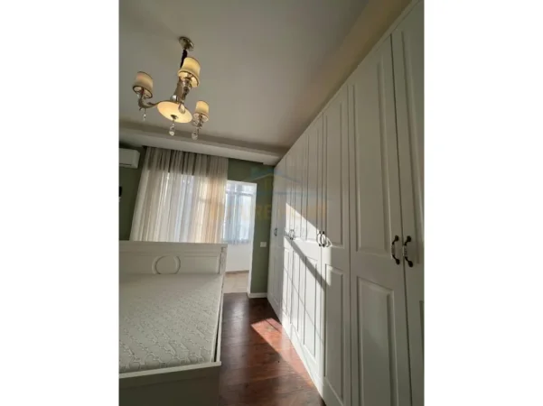 Tirane, shitet apartament 1+1 Kati 8, 65 m² (Ish dogana)