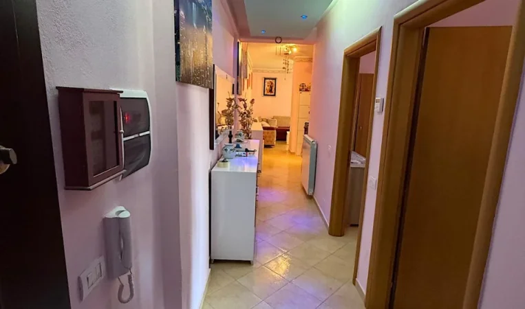 Vlore - Lungomare, shitet apartament 2+1 Kati 5, 117 m² 294.000 € 