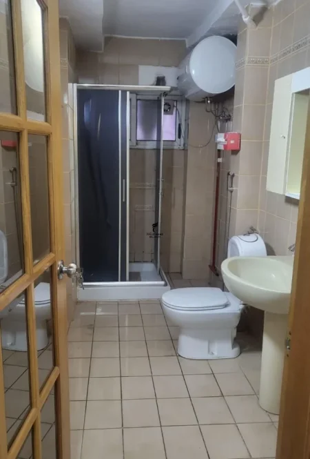 Tirane, jepet me qera apartament 2+1 Kati 4, 90 m² 600 € (9 KATESHET)