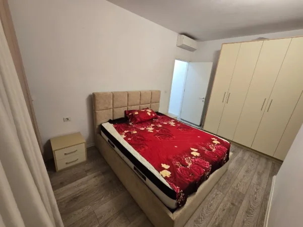 Tirane, jepet me qera apartament 1+1+Ballkon Kati 2, 70 m² 600 € (Ali Demi/Fusha e Sportit)
