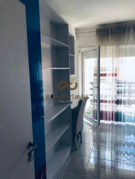 Tirane, jepet me qera apartament 2+1 Kati 2, 105 m² 700 € (Rruga e Barikadave)