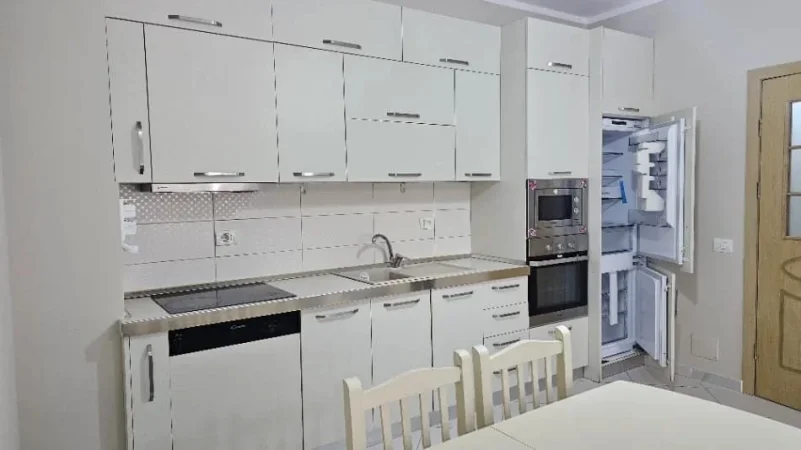 Tirane, jepet me qera apartament 2+1 Kati 2, 78 m² 650 € (Kopshti Zoologjik)