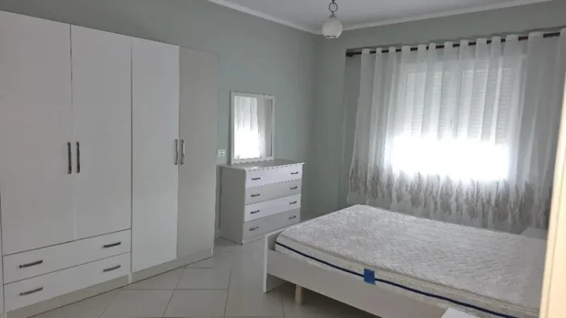 Tirane, jepet me qera apartament 2+1 Kati 2, 78 m² 650 € (Kopshti Zoologjik)