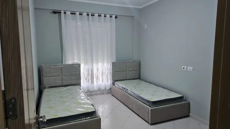 Tirane, jepet me qera apartament 2+1 Kati 2, 78 m² 650 € (Kopshti Zoologjik)