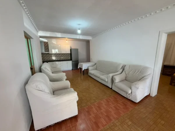 Tirane, jepet me qera Vile 2+1 Kati 1, 120 m² 550 € (Porcelan/Rr.Kokonozeve)