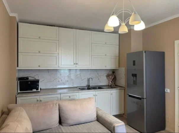 Tirane, jepet me qera apartament 1+1 Kati 7, 60 m² 600 € (Rruga Myslym Shyri)