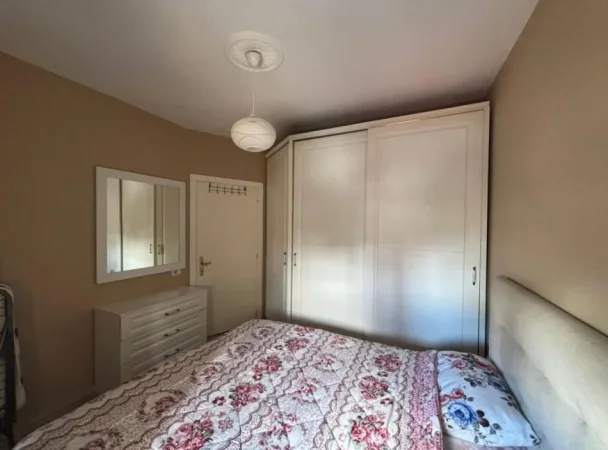 Tirane, jepet me qera apartament 1+1 Kati 7, 60 m² 600 € (Rruga Myslym Shyri)