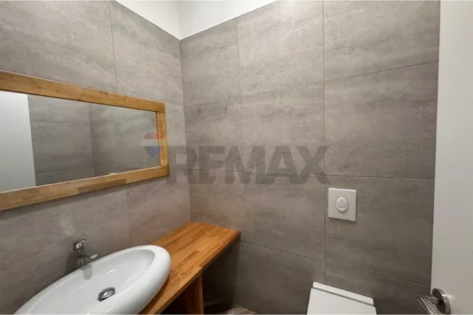 Tirane, shes apartament 2+1+Ballkon , 120 m² 220.000 € (blloku gintash)