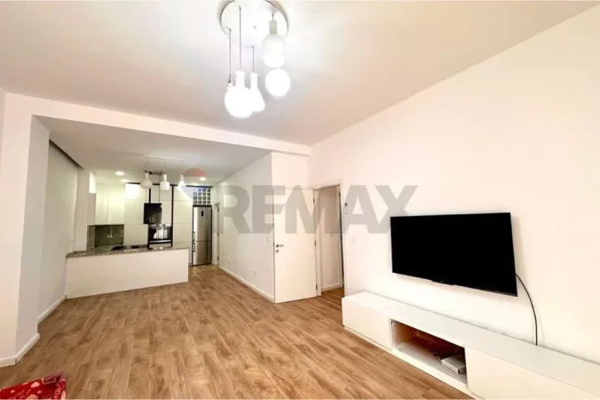 Tirane, shes apartament 2+1+Ballkon , 120 m² 220.000 € (blloku gintash)