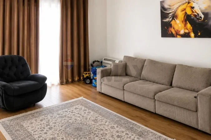Tirane, shes apartament 2+1+Ballkon , 120 m² 220.000 € (blloku gintash)