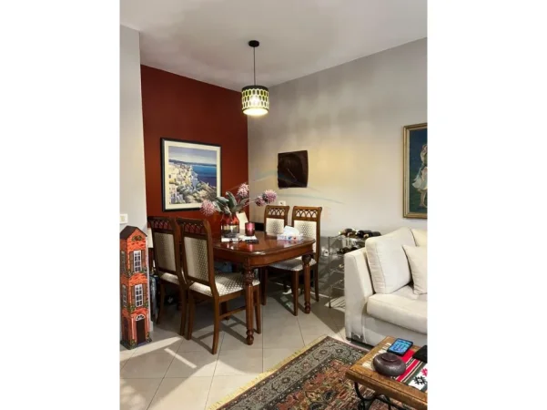 Tirane, shitet apartament 2+1+Ballkon Kati 3, 71 m² 180.000 € (Ish Parku Autobuzave)