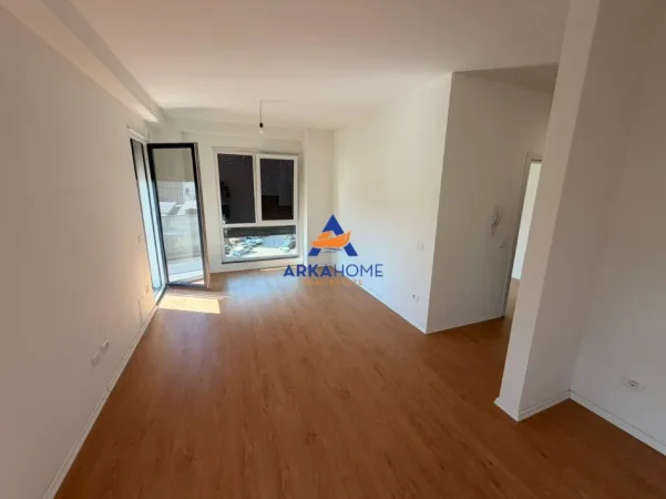 Tirane, jepet me qera apartament 2+1+Ballkon Kati 2, 80 m² 591 € 