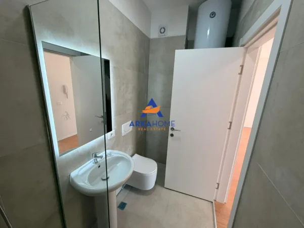 Tirane, jepet me qera apartament 2+1+Ballkon Kati 2, 80 m² 591 € 