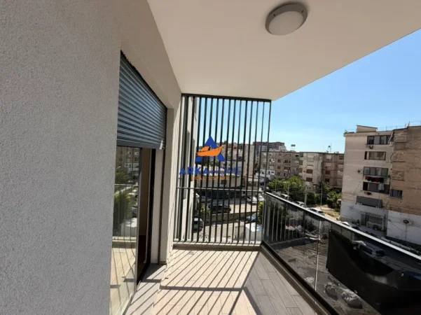Tirane, jepet me qera apartament 2+1+Ballkon Kati 2, 80 m² 591 € 