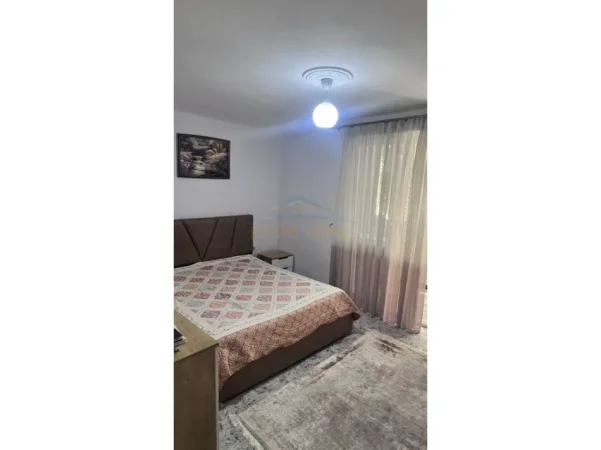 Tirane, jepet me qera apartament 1+1 Kati 1, 51 m² 500 € (Selvia)