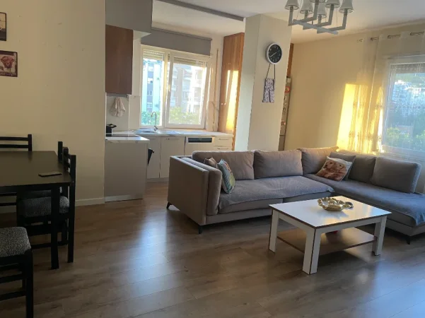 Tirane, jepet me qera nga Pronari, pa-komision apartament 2+1 Kati 3, 95 m² 550 € (Rruga “Muhamet Deliu”)