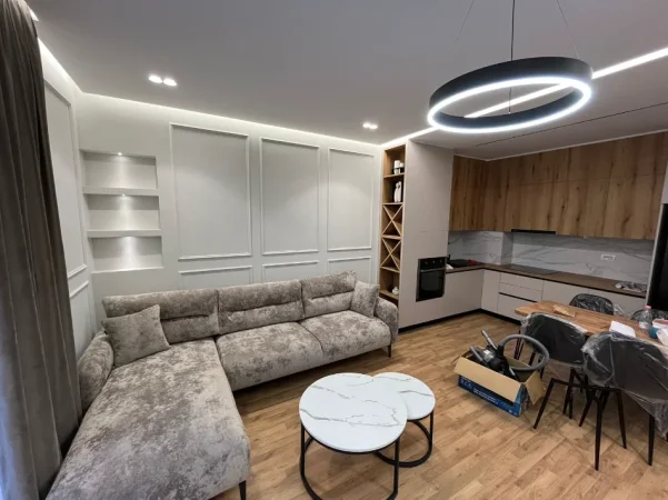 Tirane, jepet me qera apartament 1+1+Aneks+Ballkon , 600 € (ish fusha e aviacionit)
