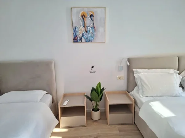 Tirane, jepeN me qera 8 apartament Kati 4, 300 m² 6.500 € (MINE PEZA)