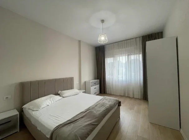 Tirane, jepet me qera apartament 2+1 Kati 4, 110 m² 1.500 € (Rruga e Kosovareve.)
