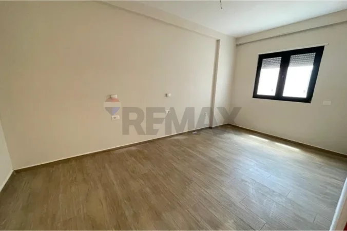 Vlore, shitet apartament 2+1 Kati 8, 94 m² 141.675 € (Rruga Left Sallata, Vlore)