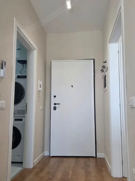 Tirane, jepet me qera apartament 1+1+Ballkon Kati 3, 65 m² 530 € (5 Maj)
