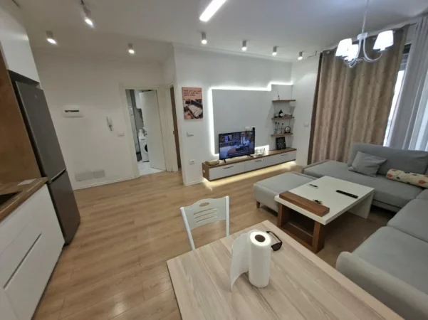 jepet me qera , 75 m² 570 € (Don Bosko)