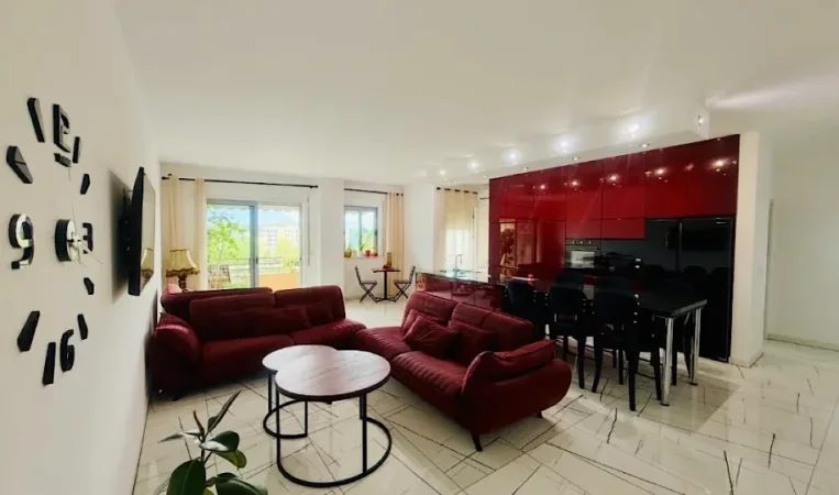 Tirane, jepet me qera apartament 2+1 Kati 4, 137 m² 1.200 € 