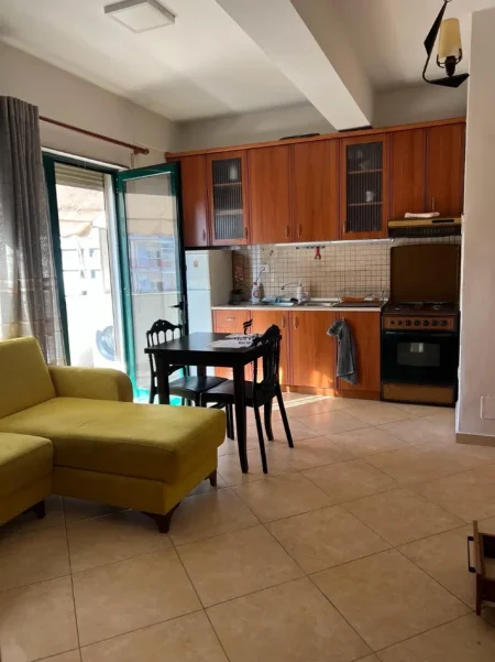 Tirane, jepet me qera apartament 1+1 Kati 5, 60 m² 50.000 € (DON BOSKO)