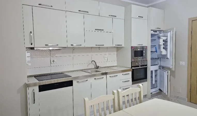 Tirane, jepet me qera apartament 2+1 , 78 m² 650 € 