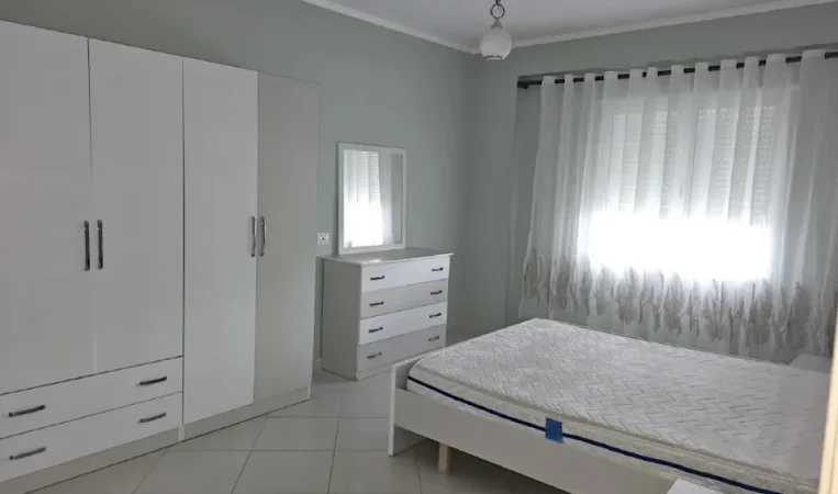 Tirane, jepet me qera apartament 2+1 , 78 m² 650 € 
