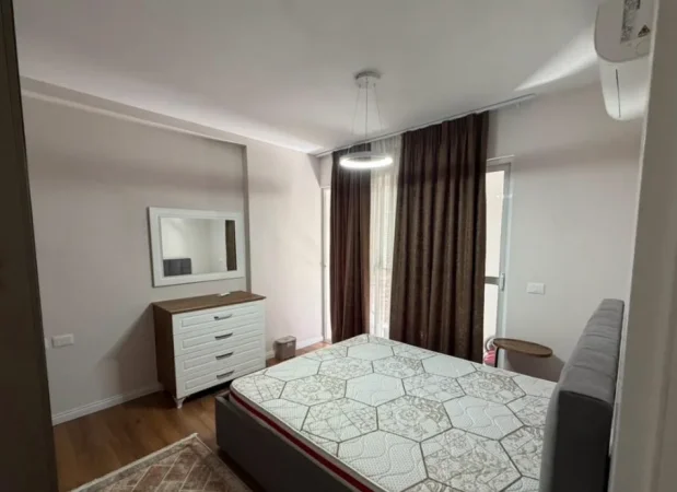 Tirane, jepet me qera apartament 2+1+Ballkon Kati 2, 76 m² 750 € (Barrikada)