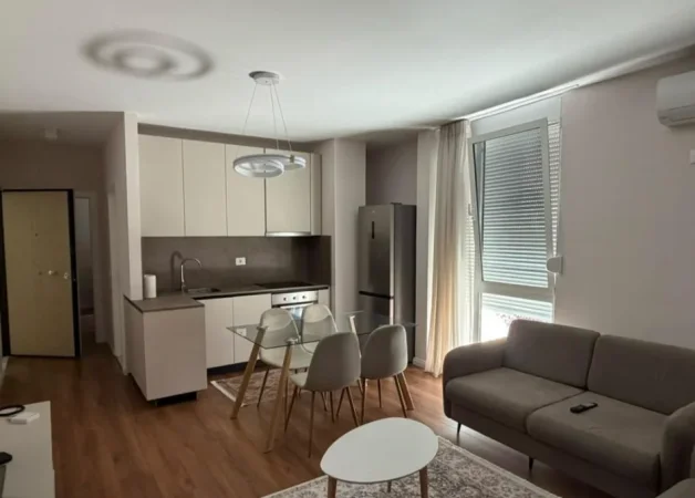 Tirane, jepet me qera apartament 2+1+Ballkon Kati 2, 76 m² 750 € (Barrikada)