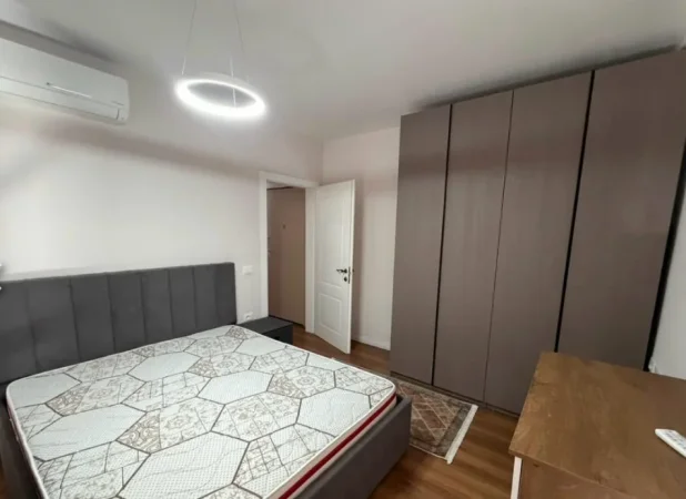Tirane, jepet me qera apartament 2+1+Ballkon Kati 2, 76 m² 750 € (Barrikada)