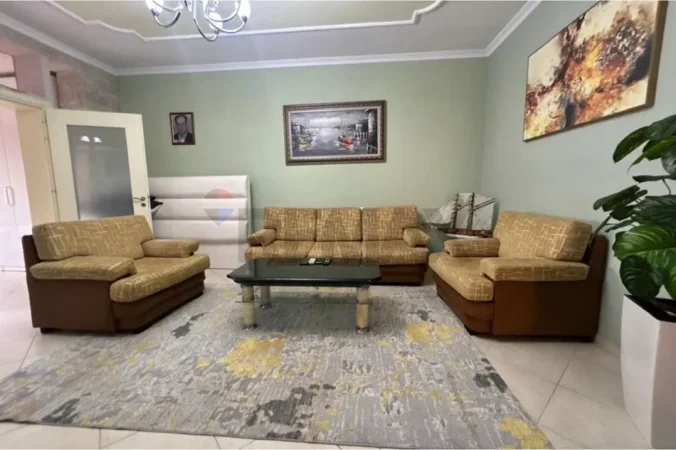 Vlore, jepet me qera apartament 1+1 Kati 2, 75 m² 400 € (Rruga Kosova, Skele, Vlore)