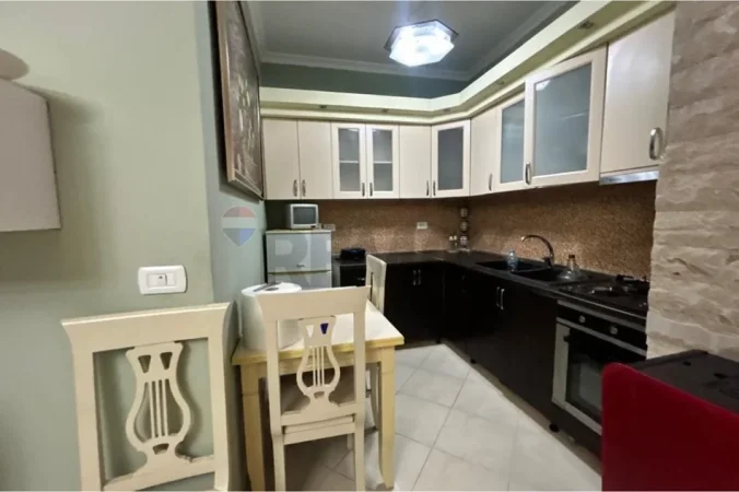 Vlore, jepet me qera apartament 1+1 Kati 2, 75 m² 400 € (Rruga Kosova, Skele, Vlore)