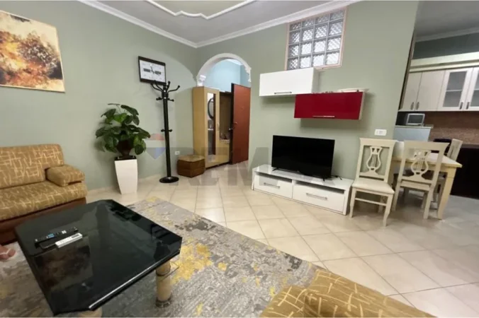 Vlore, jepet me qera apartament 1+1 Kati 2, 75 m² 400 € (Rruga Kosova, Skele, Vlore)