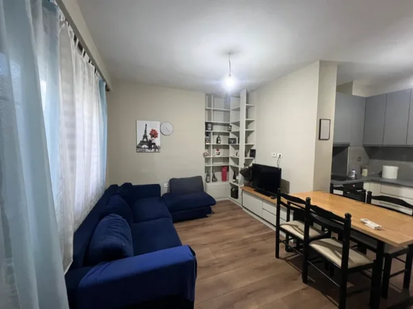 Tirane, shitet apartament 1+1 Kati 5, 54 m² 105.000 € (Pallatet Cabej)