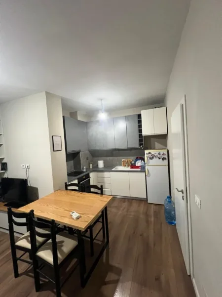 Tirane, shitet apartament 1+1 Kati 5, 54 m² 105.000 € (Pallatet Cabej)