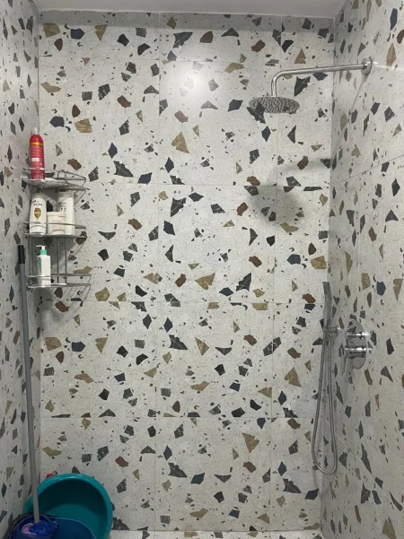 Tirane, jepet me qera apartament 1+1 Kati 9, 45 m² 400 € (Kompleksi Mangalemi ne Ali Dem)