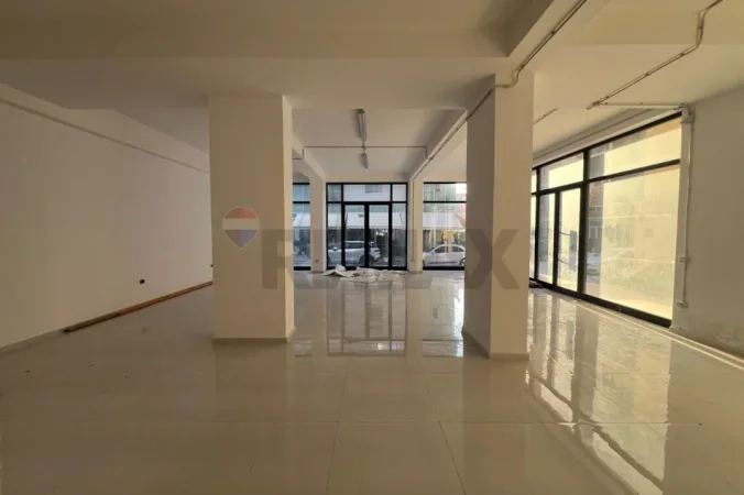 Vlore, shitet ambjent biznesi Kati 0, 201 m² (Blv. Ismail Qemali,Conad, Vlore)