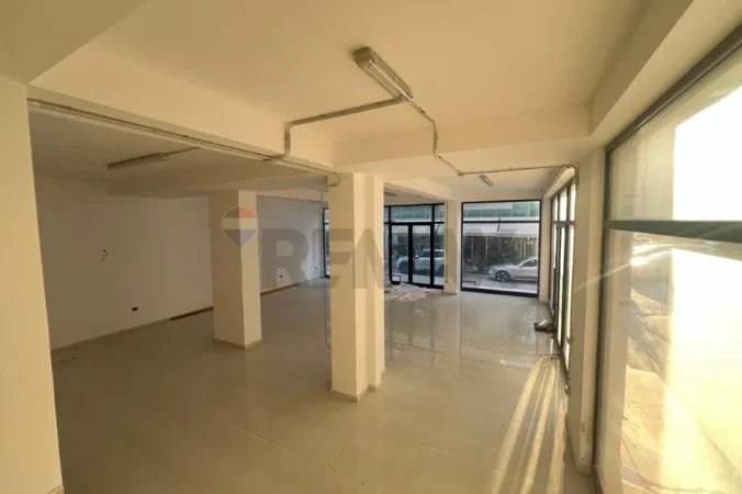 Vlore, shitet ambjent biznesi Kati 0, 201 m² (Blv. Ismail Qemali,Conad, Vlore)